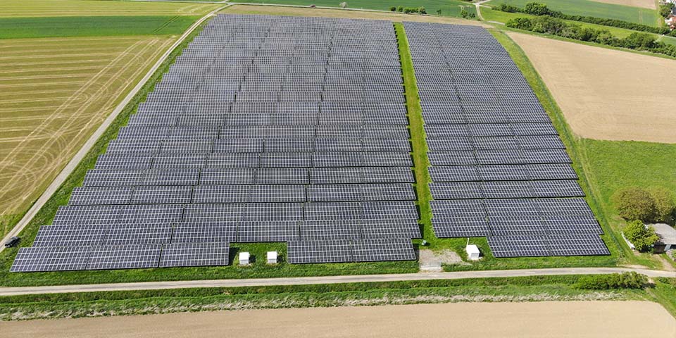 PV-Anlage Hardheim auf einem Hügel